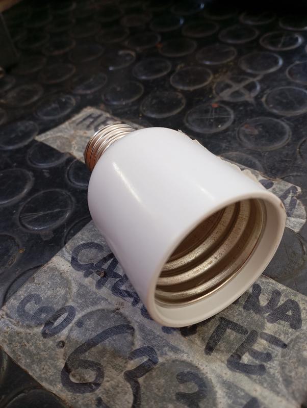 ADAPTADOR PORTALAMPARA E27 A E40 PBT-13