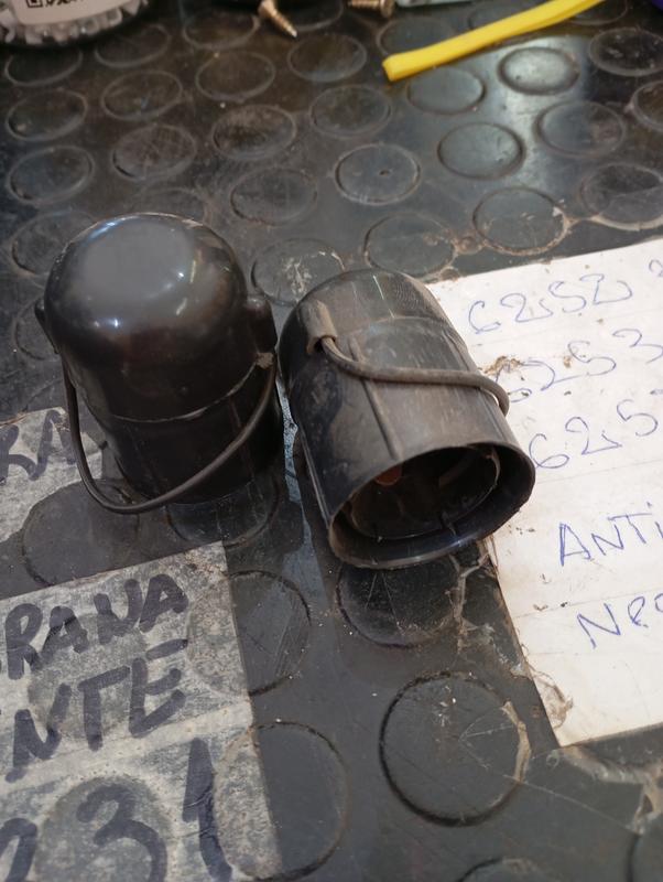 PORTA LAMPARA CON CHICOTE PARA GUIRNALDAS