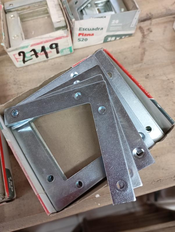 ESCUADRA PLANA CROMADA 70X70