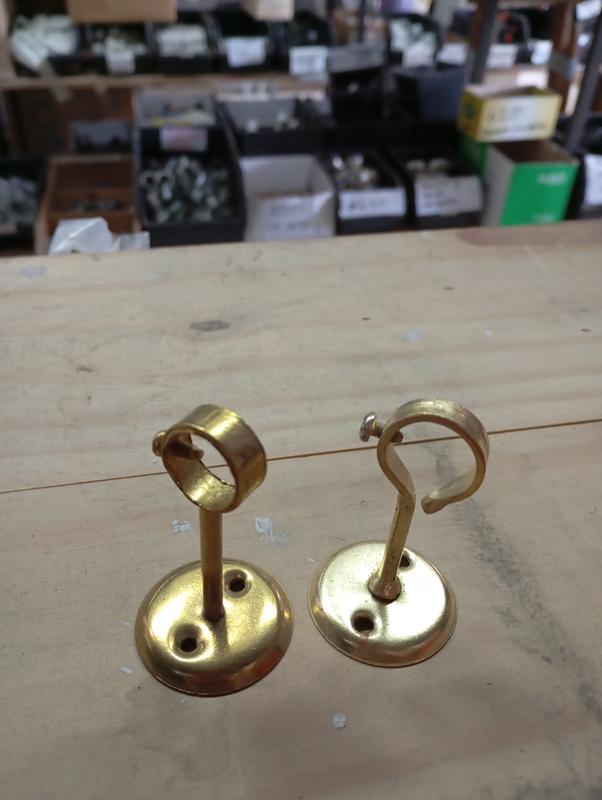 SOPORTE CORTINA 5 8 CERRADO