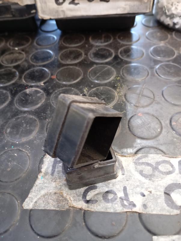 REGATONES CUADRADOS 30X30 MM INTERIOR