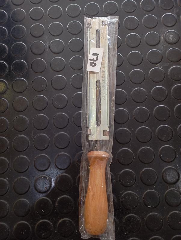 SOPORTE PARA LIMA MOTOCIERRA