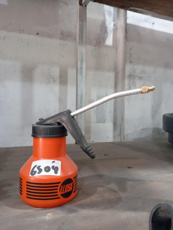 ACEITERA LLUSA - PLASTICA 250CC PICO RIGIDO