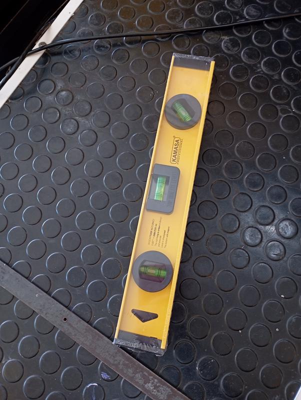 NIVEL DE MANO C IMAN N14