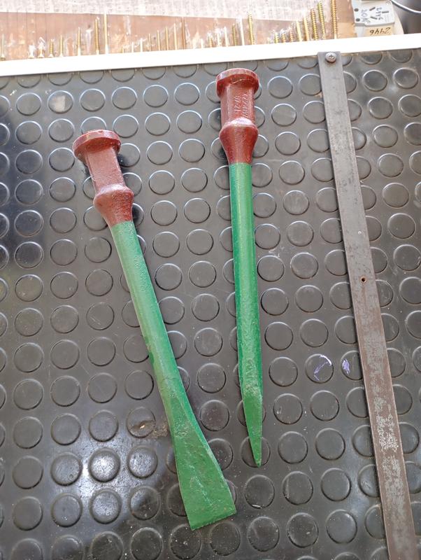 CORTA HIERRO CABEZA CUADRADA PUNTA Y PLANO