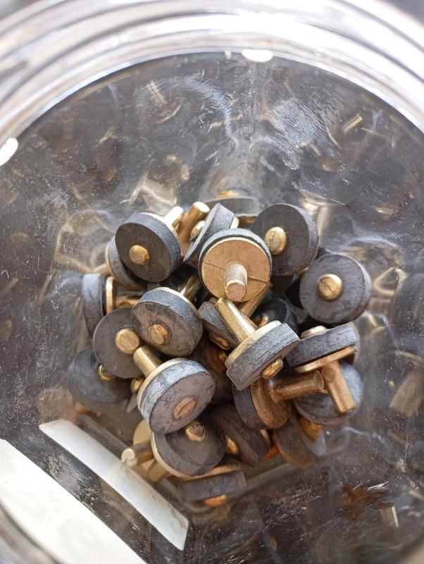 VALVULA BRONCE CON GOMA 1 2