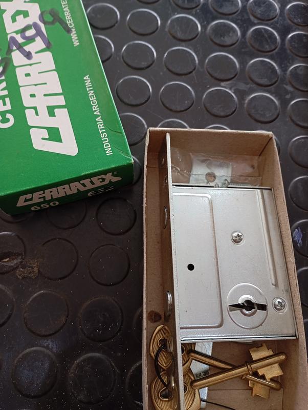 CERRADURA PORTON DOBLE PERNO