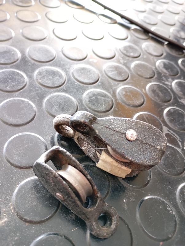 ROLDANA DE FUNDICION DE HIERRO 25MM