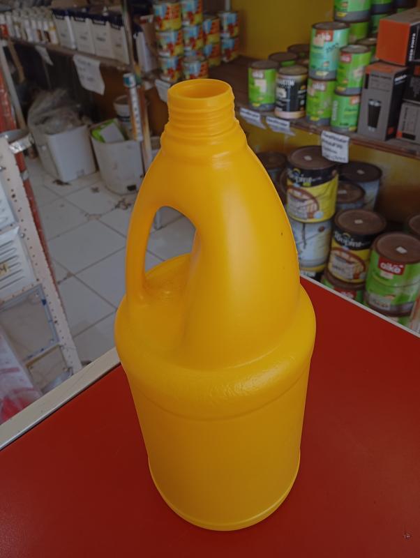 BOTELLA AMARILLA X 2L TAPA A ROSCA SIN PRECINTO